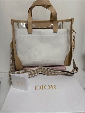 Dior White Leather Quilted clutch in Clear Women's Handbag
